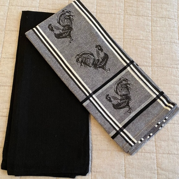 Brand New Black and White Kitchen Towel Set!! - Picture 2 of 4